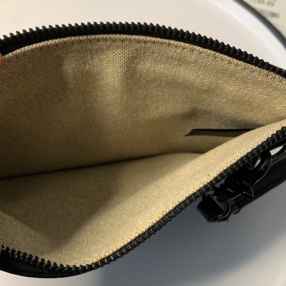 🖤Botkier Leather Envelope Style Wristlet🖤 - Picture 4 of 7